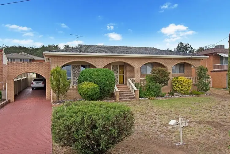 6 Brolga Way, Tamworth NSW 2340