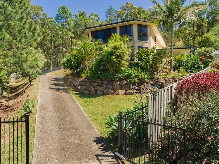 14 Clipperton Chase, Pacific Pines QLD 4211