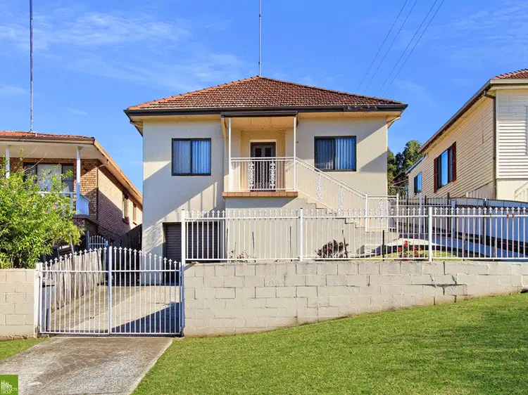 18 Auburn Parade, Cringila NSW 2502