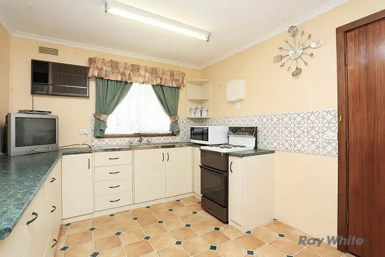 Fourth view of Homely house listing, 11 Earles Court, Clare SA 5453