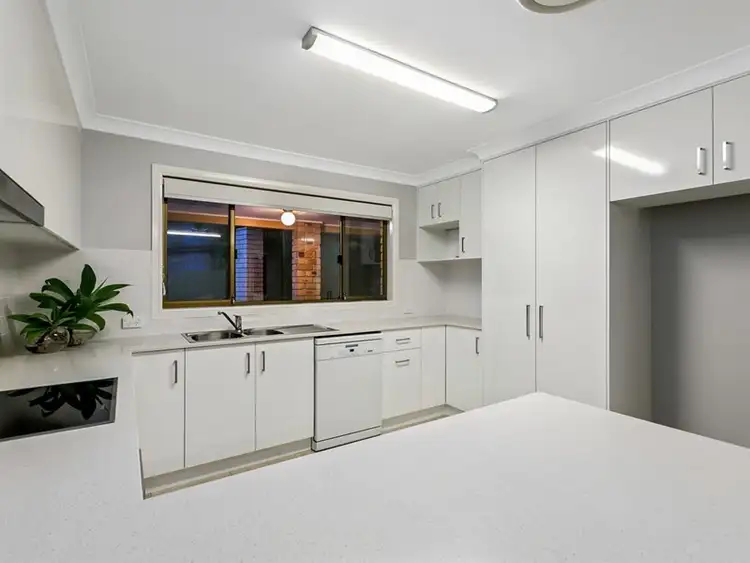 Seventh view of Homely house listing, 112 Cadogan Street, Carindale QLD 4152