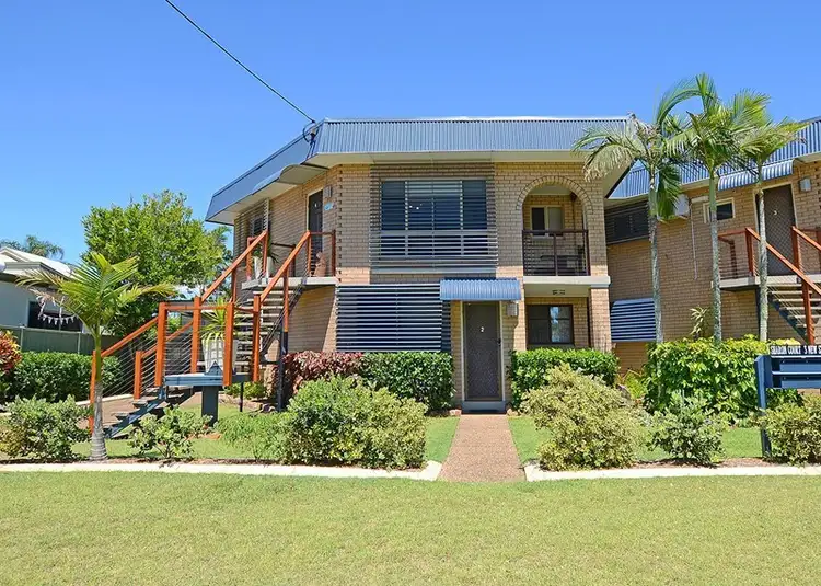 4/3 New Street, Urangan QLD 4655