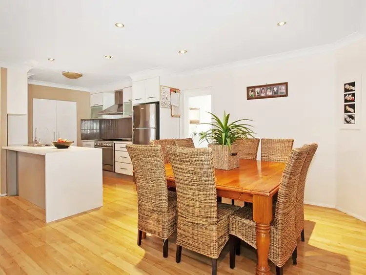 6 Reed Park Place, Horsley NSW 2530