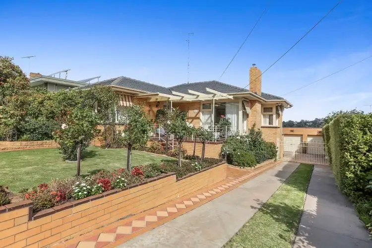 21 Ballater Avenue, Newtown VIC 3220