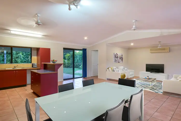 32 Valley Drive, Cannonvale QLD 4802