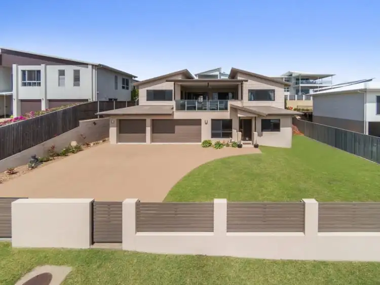 5 Cashell Crescent, Bushland Beach QLD 4818