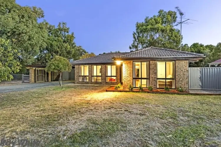 10 Digby Drive, Romsey VIC 3434