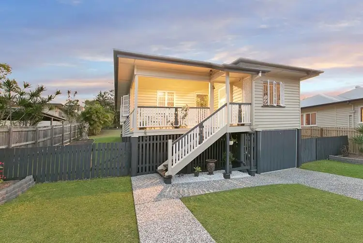 33 Cavillon Street, Holland Park QLD 4121