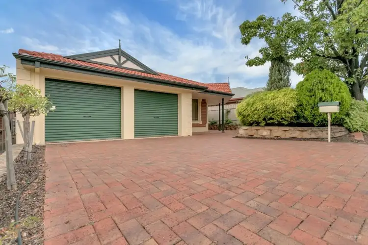 10 ST Clair Parade, Greenwith SA 5125