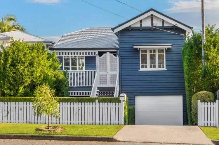 19 Pine Street, Hamilton QLD 4007