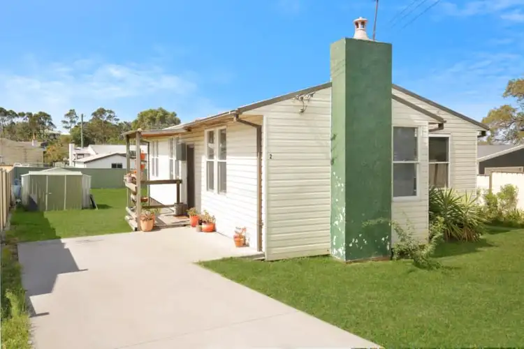 2 Stratford Road, Unanderra NSW 2526