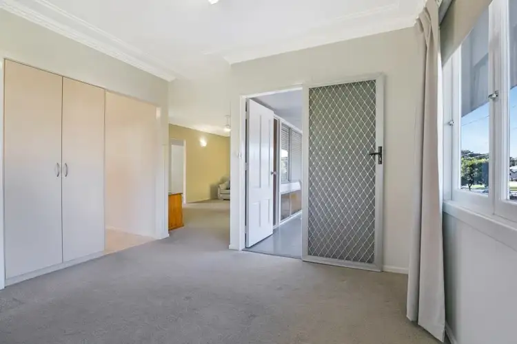 Sixth view of Homely house listing, 17 Crutchley Street, Fairfield QLD 4103