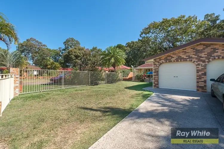 2/11 Woodgate Place, Paradise Point QLD 4216