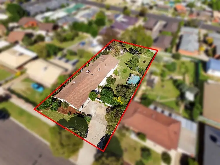 24 Hill Street, Kangaroo Flat VIC 3555