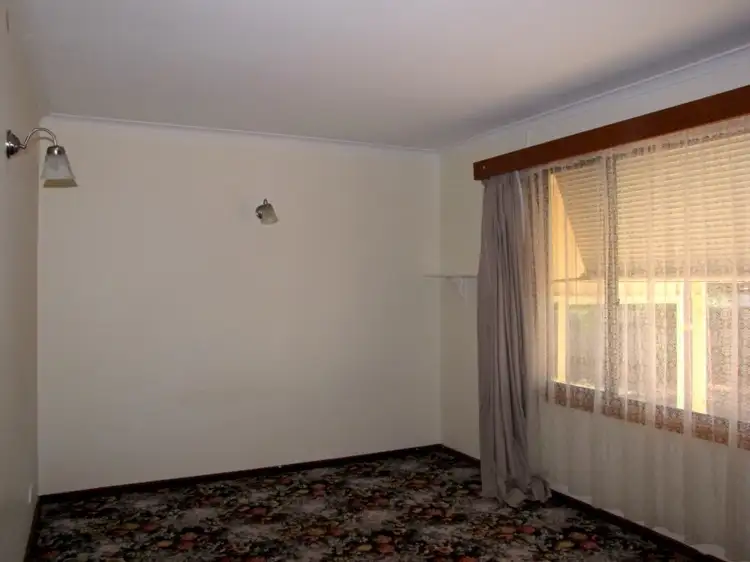 Sixth view of Homely house listing, 5 Links Crescent, Barmera SA 5345