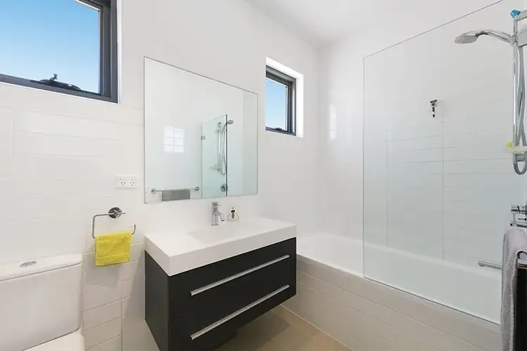 Third view of Homely unit listing, 5/15-17 Central Road, Avalon NSW 2107
