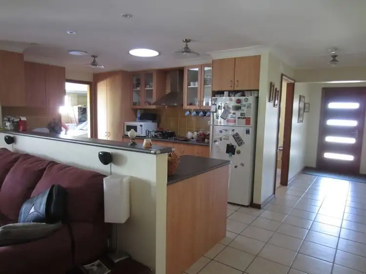 Seventh view of Homely house listing, 8 Kavanagh Circuit, Temora NSW 2666
