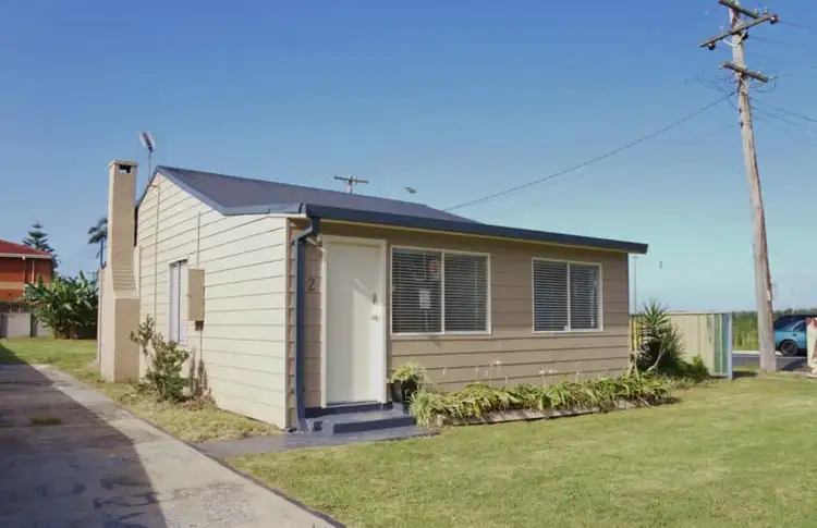 2 Elliotts Road