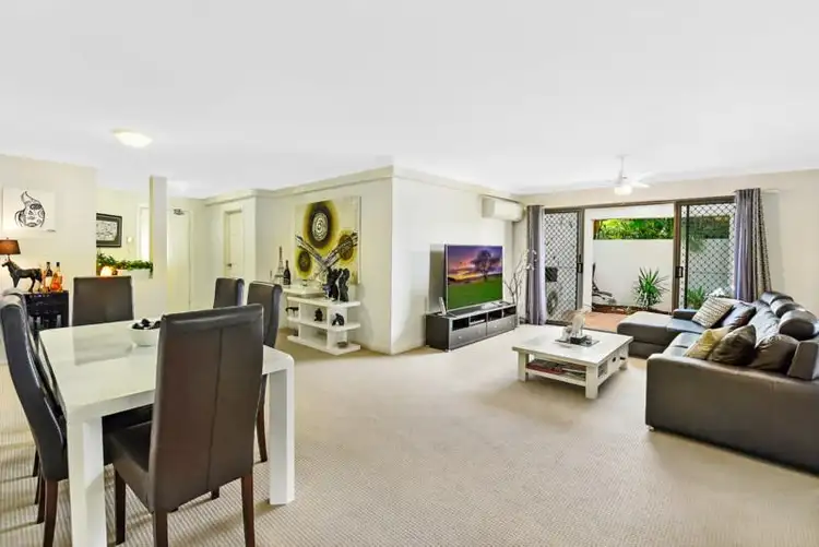 4/100 Cotlew Street East, Southport QLD 4215