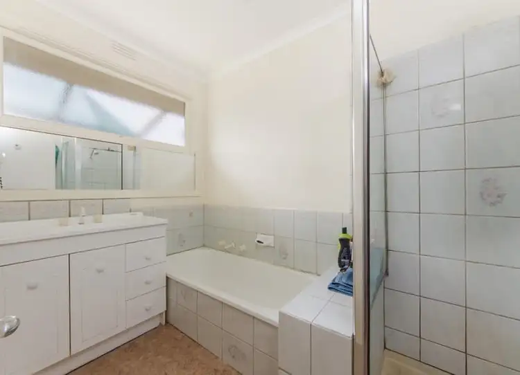 Seventh view of Homely house listing, 2 Bretton Court, St Albans VIC 3021
