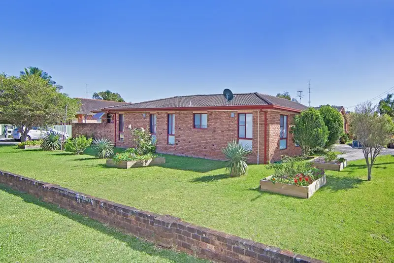 Main view of Homely villa listing, 5/37-39 Nirvana Street, Long Jetty NSW 2261