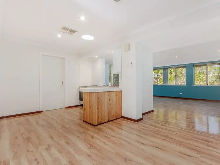 Sixth view of Homely house listing, 10 Greta Court, Cooloongup WA 6168