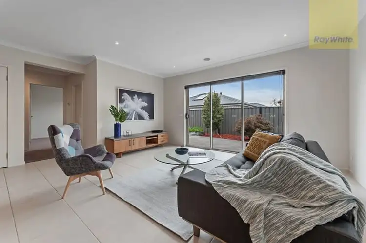 Sixth view of Homely house listing, 8 Lion Chase, Craigieburn VIC 3064