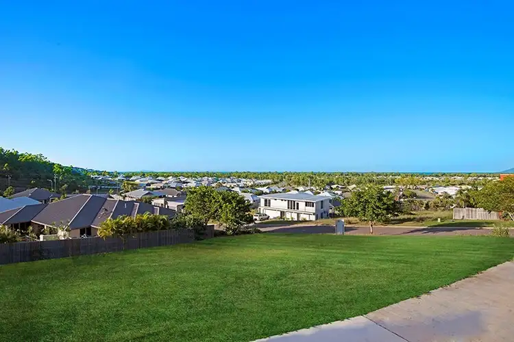 16 Harrier Court, Bushland Beach QLD 4818