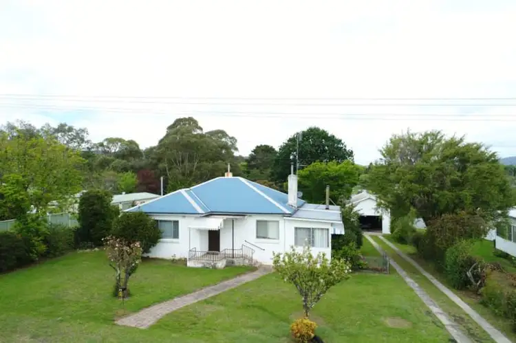 81 Martin Street, Tenterfield NSW 2372