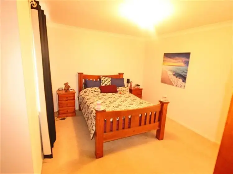 Sixth view of Homely house listing, 11 Mclaughlin Circuit, Bradbury NSW 2560
