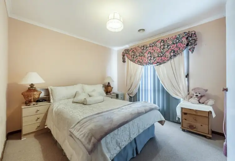 Sixth view of Homely house listing, 8 Ottery Court, Craigieburn VIC 3064