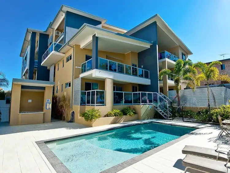 10/8-10 Georgina Street, Woody Point QLD 4019