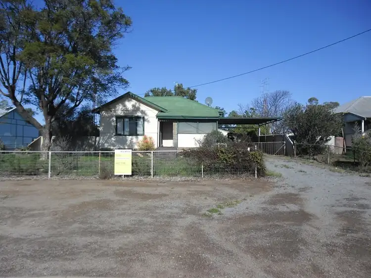 23 Railway Avenue, Carnamah WA 6517