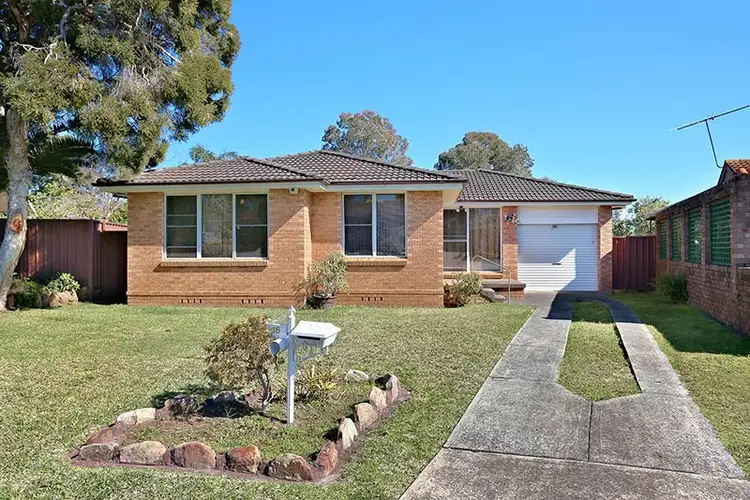 16 Malvern Close, St Johns Park NSW 2176