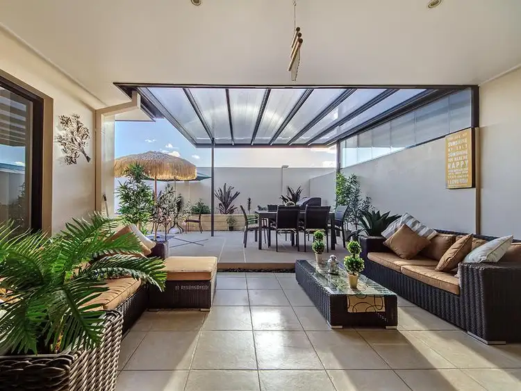 1/7 Silvermaple Street, Robina QLD 4226
