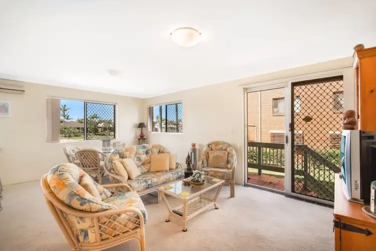 2/15 Barooga Crescent, Mooloolaba QLD 4557
