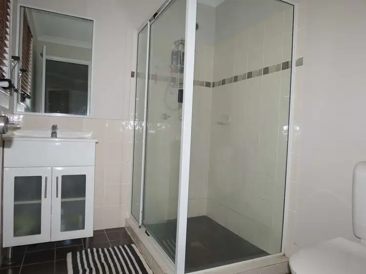 Sixth view of Homely house listing, 2/4 Charlton Street, Emerald QLD 4720