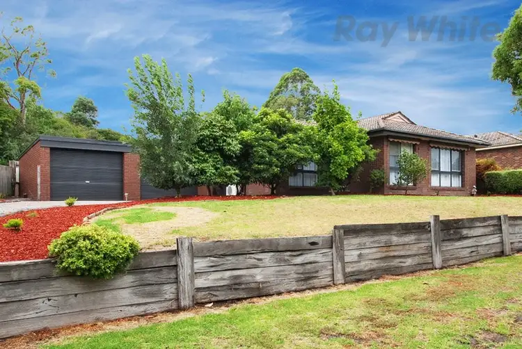 4 HARVEST Drive, Chirnside Park VIC 3116
