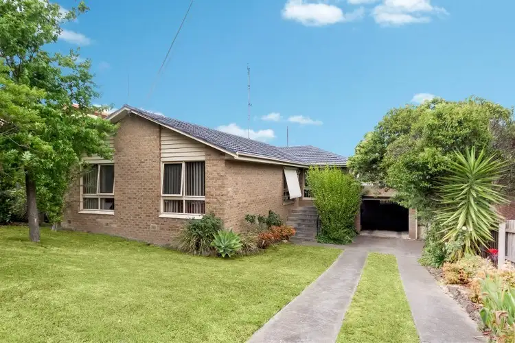 27 Craigie Road, Newtown VIC 3220