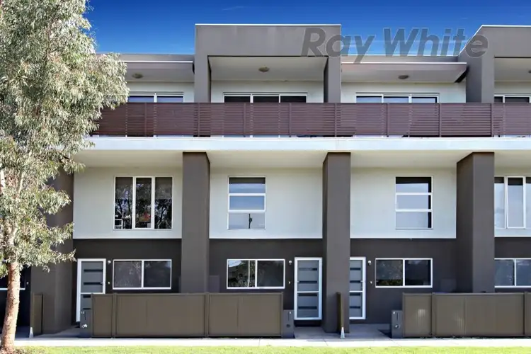 10/10 Honolulu Drive, Point Cook VIC 3030