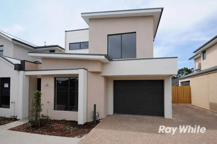 Second view of Homely townhouse listing, 3/22 McCormicks Road, Skye VIC 3977