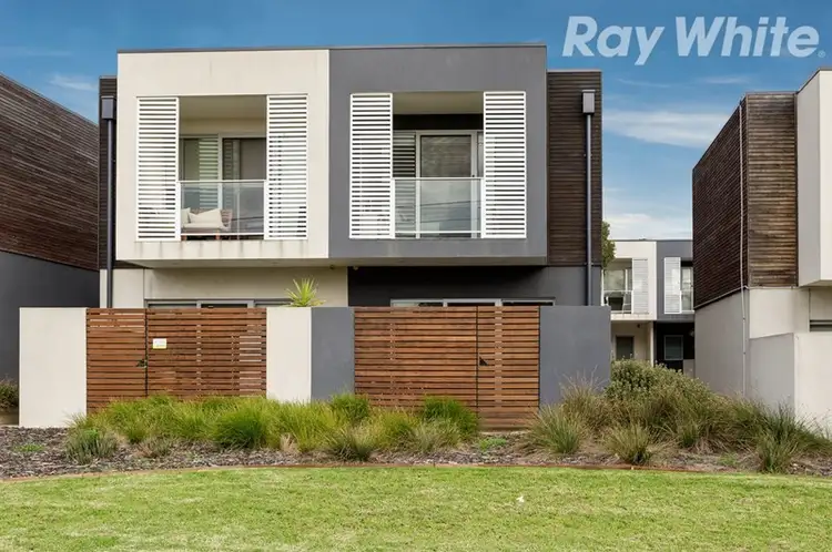 Second view of Homely townhouse listing, 8 Silverash Drive, Bundoora VIC 3083