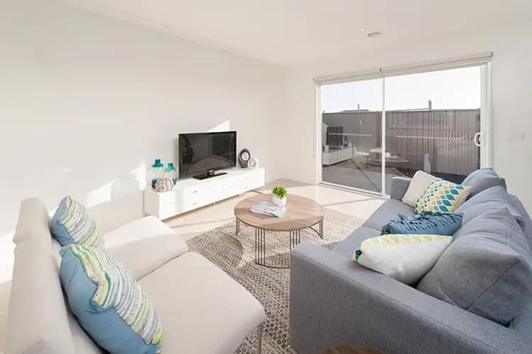 Fifth view of Homely house listing, 29 Mountleigh Circuit, Craigieburn VIC 3064