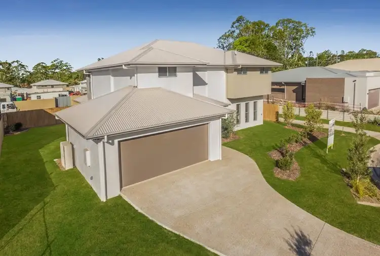 8 Scholard Crescent, Bridgeman Downs QLD 4035