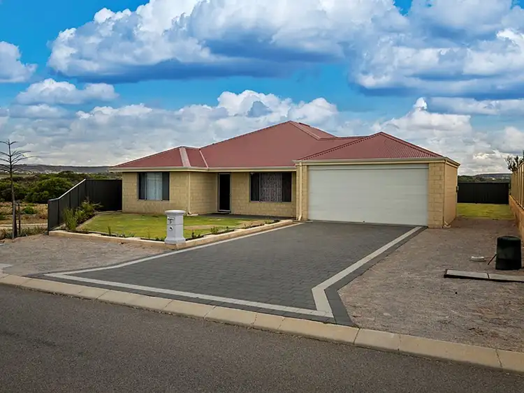 Second view of Homely house listing, 5 Schooner Pass, Glenfield WA 6532
