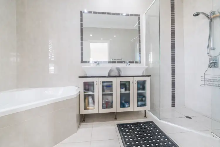 Seventh view of Homely other listing, 2/52 Burra Street, Chevron Island QLD 4217