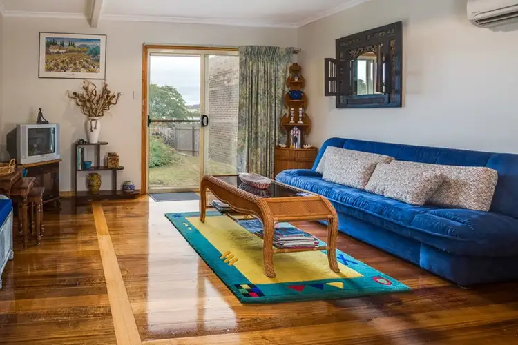4 Nairana Street, Gravelly Beach TAS 7276