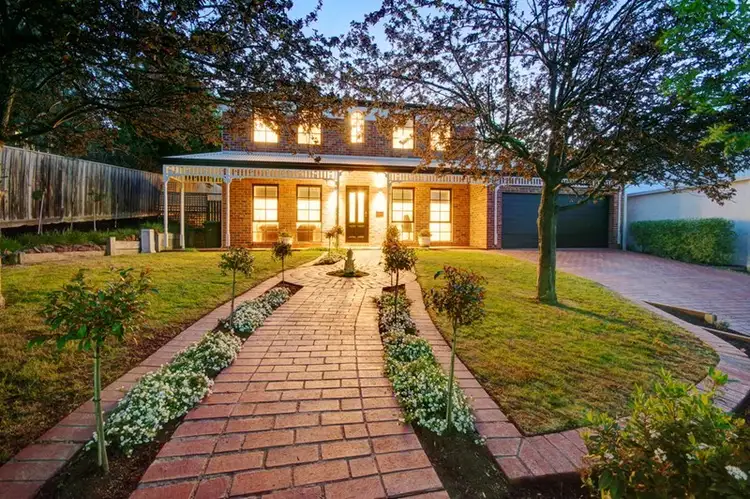 15 Leilani Court, Highton VIC 3216