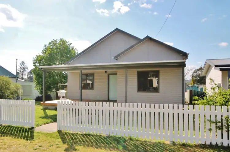 30 Murringo Street, Young NSW 2594