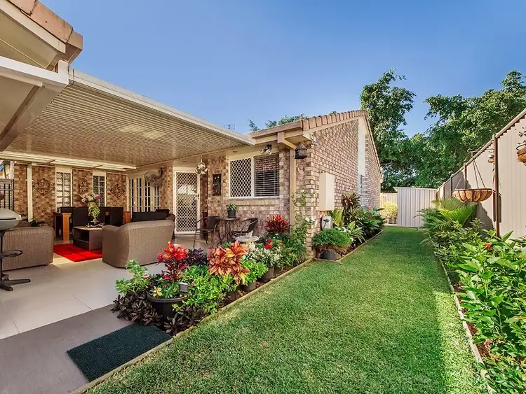 2/3 Liam Court, Labrador QLD 4215